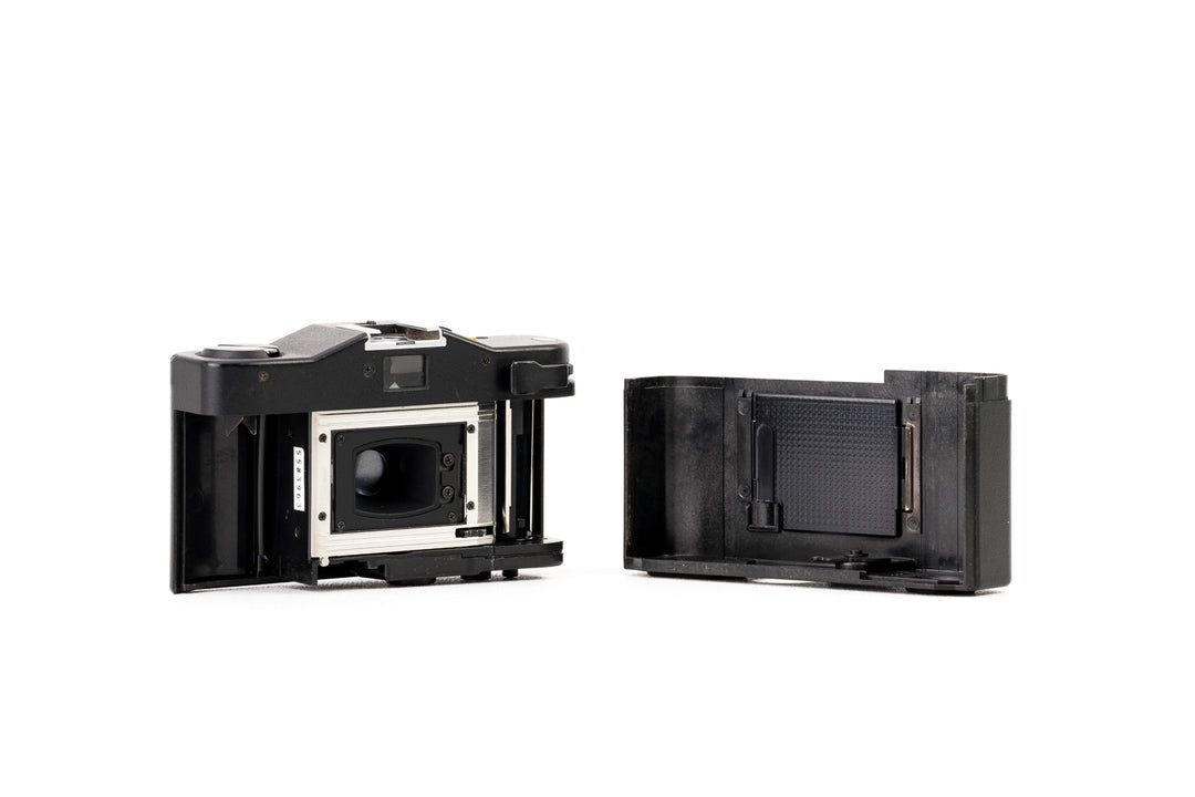 フィルムカメラ MINOX 35 GT 最軽量のフィルムカメラ Minox 35 GT。散歩や旅にぴったり