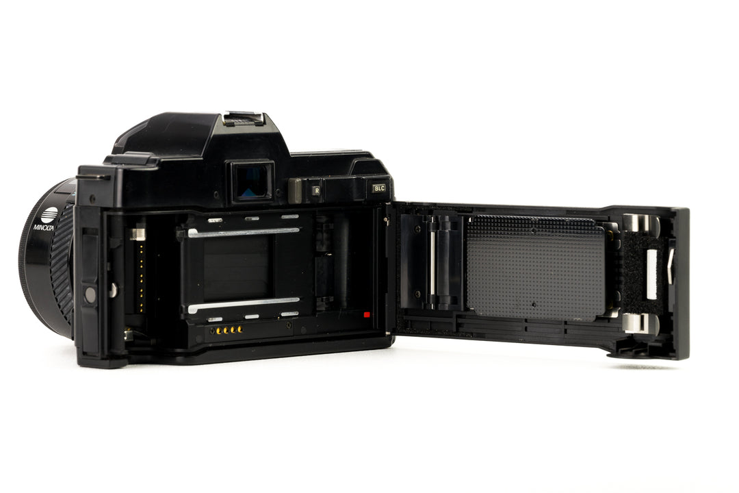 Minolta Maxxum 5000 AF + 35-70mm F4 – BuyMoreFilm