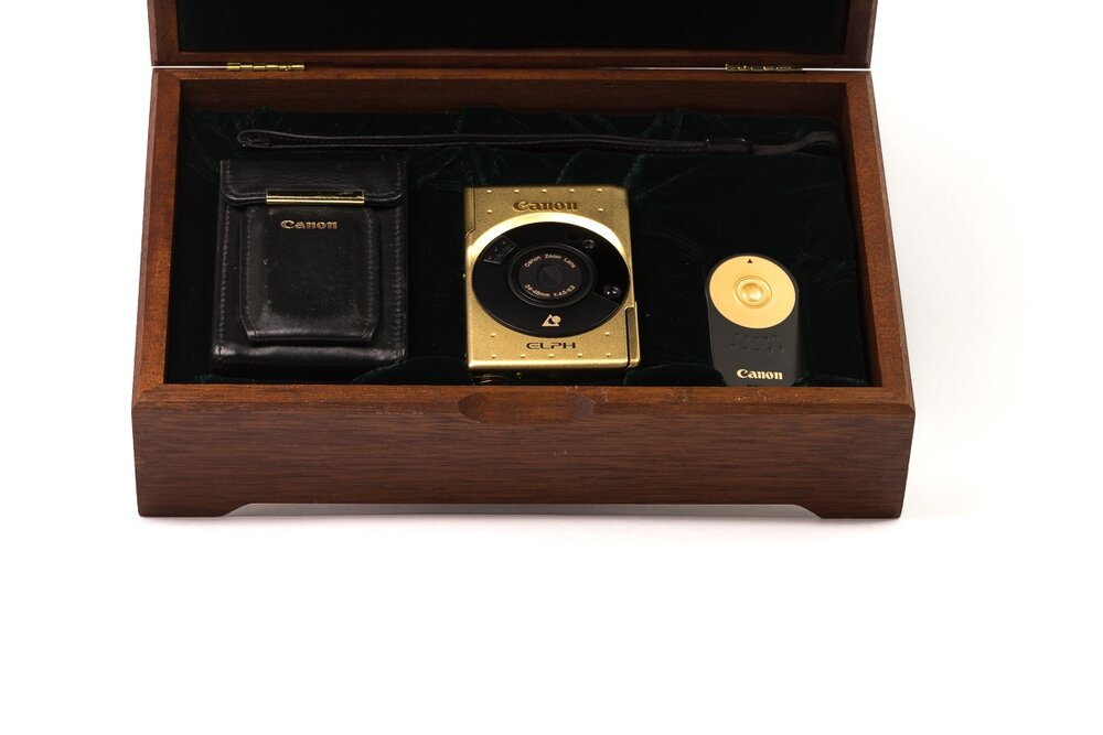 Appareil photo de viseur Canon IXUS 60th anniversary Gold Edition APS Appareil photo de viseur Canon IXUS 60th anniversary Gold Edition APS
