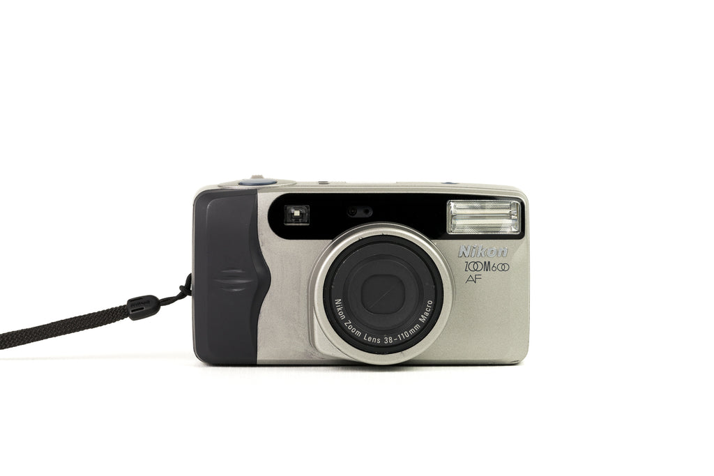 【じん】Nikon AF600 QD 28mm F3.5 Macro じん】Nikon AF600 QD 28mm F3.5 Macro Staying In the Moment with